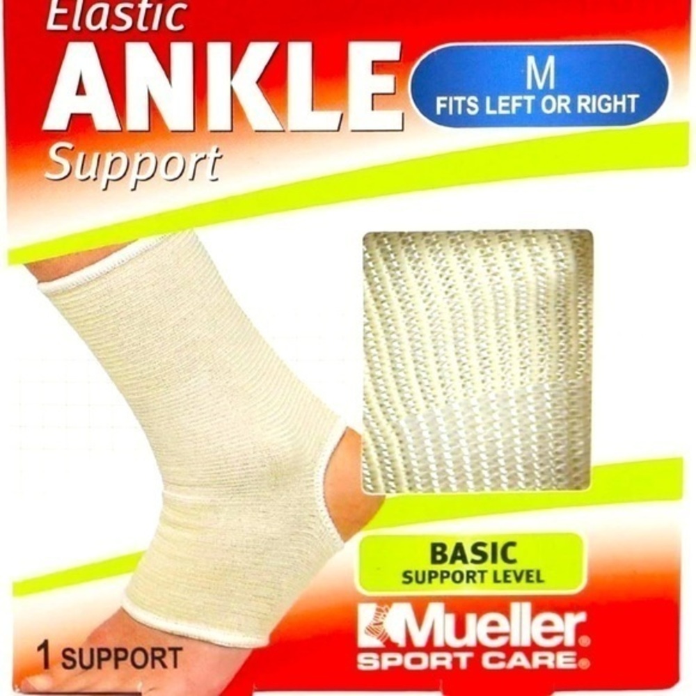 Mueller Sport care size medium fits left or right elastic ankle support.